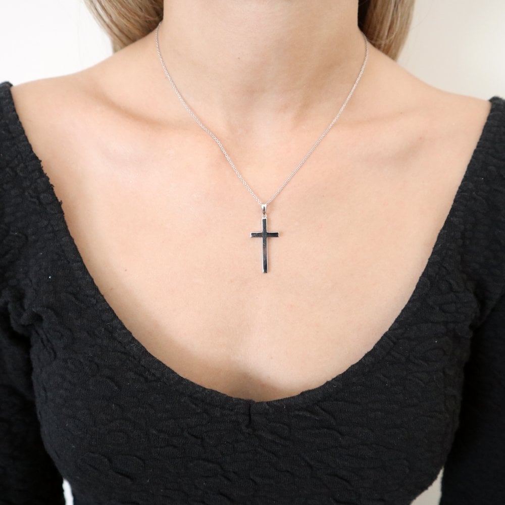 Sterling Silver Classic Cross Pendant & Chain
